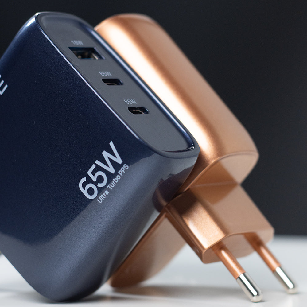 Carregador Turbo com 1 porta USB + 2 Tipo-C Turbo 65W
